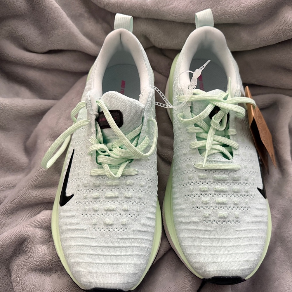 Women’s Nike React Infinity Run Flyknit 4